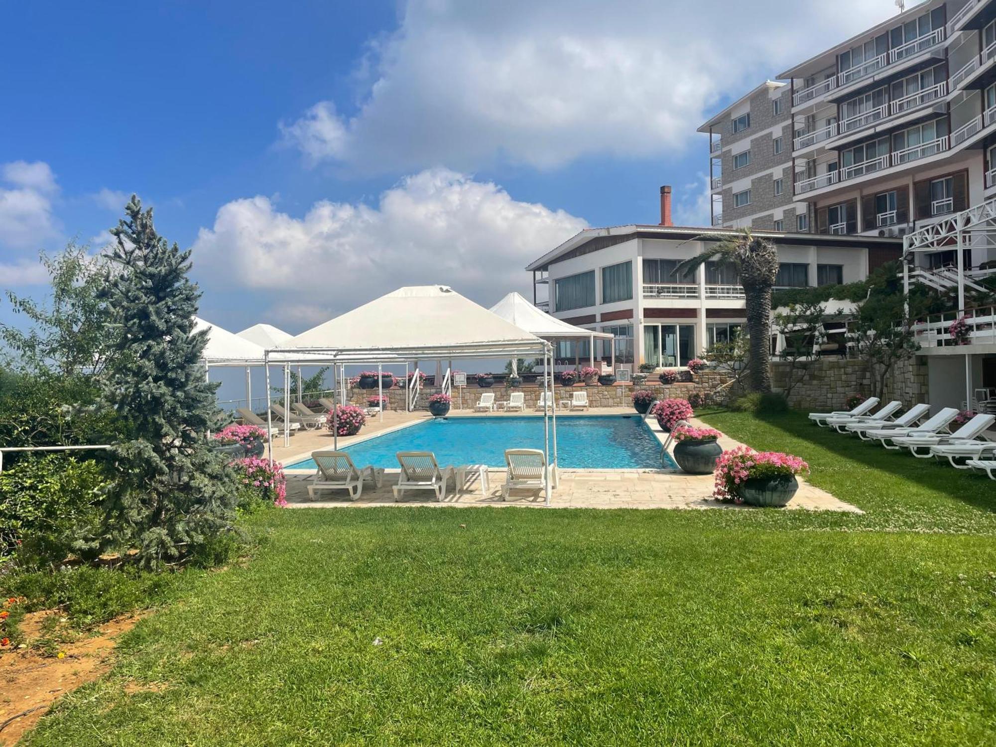 Hotel Al Bustan Beit Mery Exteriér fotografie